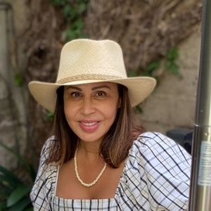 Meet your Posher, Stephani